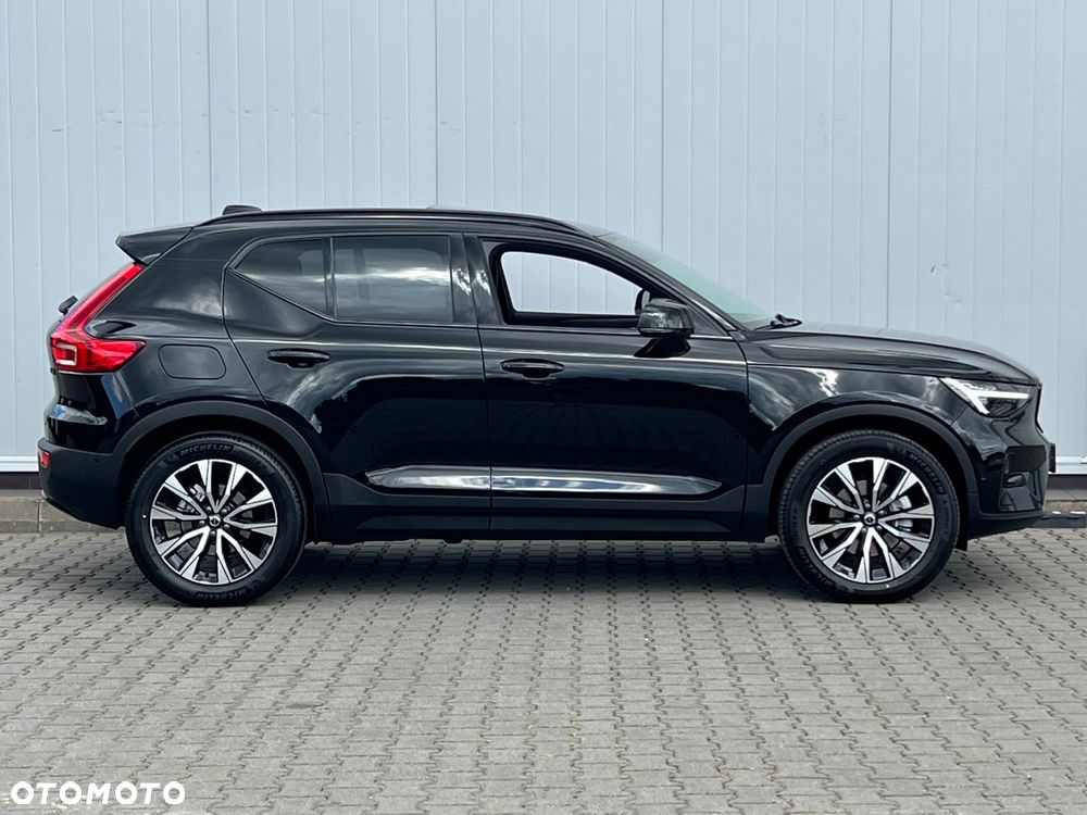 Volvo XC 40 B4 AWD Ultimate Dark - 19