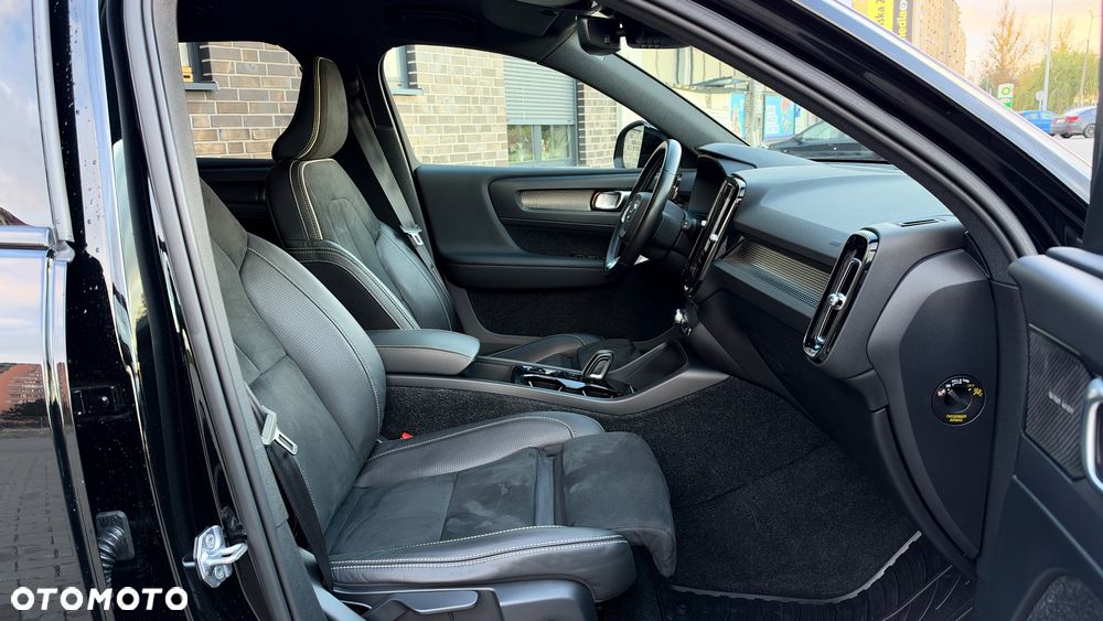 Volvo XC 40 D4 AWD Geartronic R-Design - 36