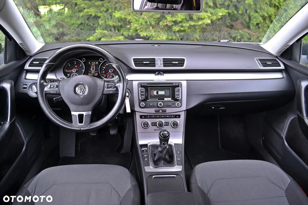 Volkswagen Passat - 10