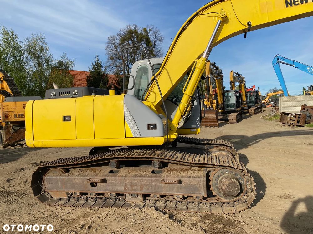 Kobelco NEW HOLLAND E175, 9900 MTH, Z NIEMIEC, PODWOZIE 90% DOBRE, WZOROWO UTRZYMANA - 14