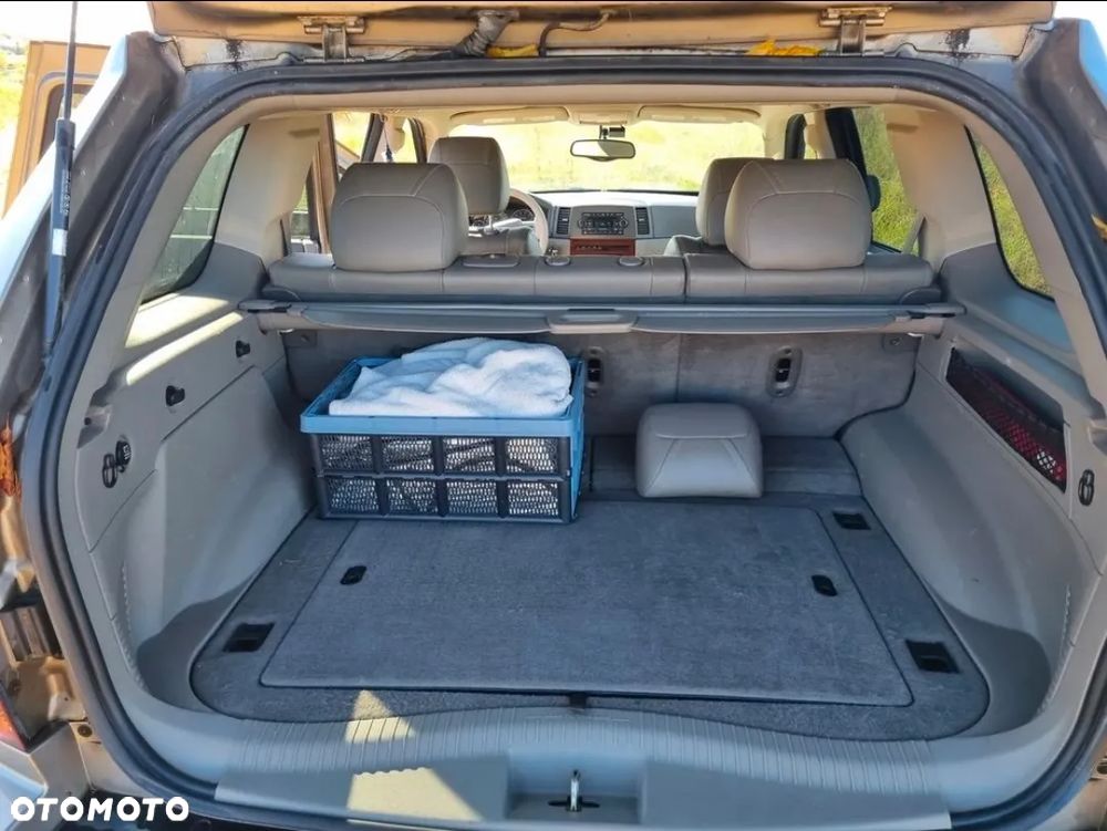 Jeep Grand Cherokee - 12