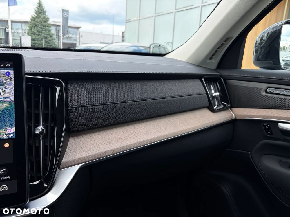 Volvo XC 90 T8 AWD Plug-In Hybrid Plus Dark 7os - 22
