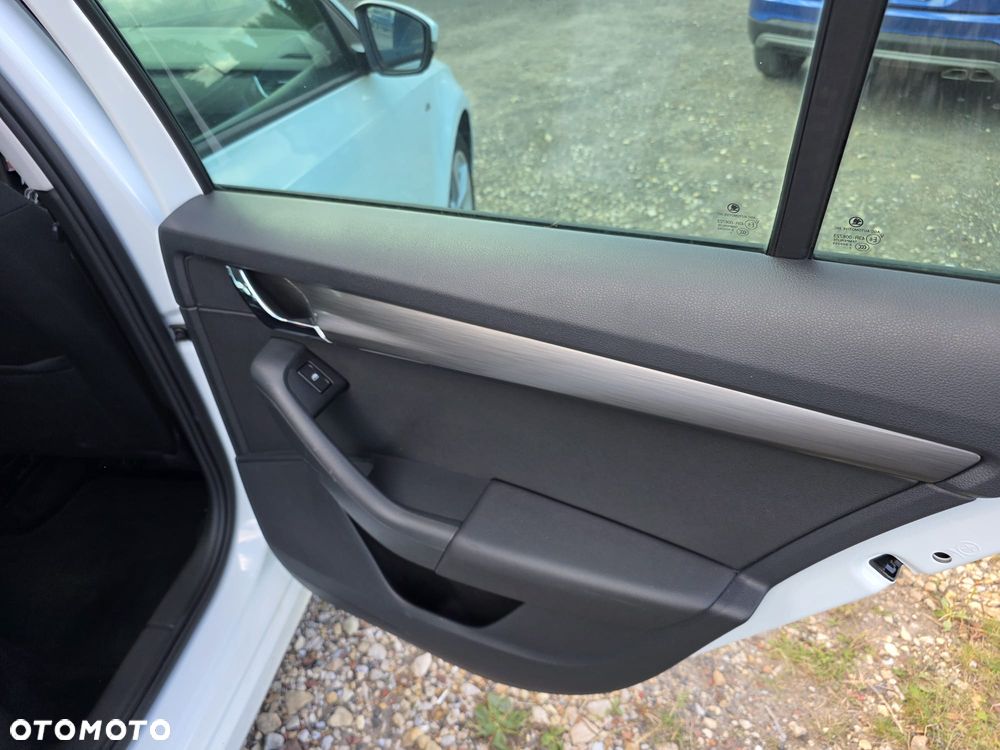 Skoda Octavia 2.0 TDI DSG Clever - 19