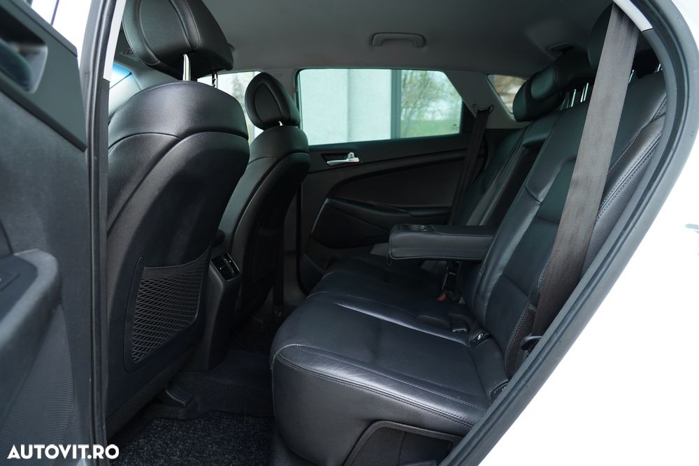 Hyundai Tucson 2.0 CRDI 4WD Automatik Premium - 26