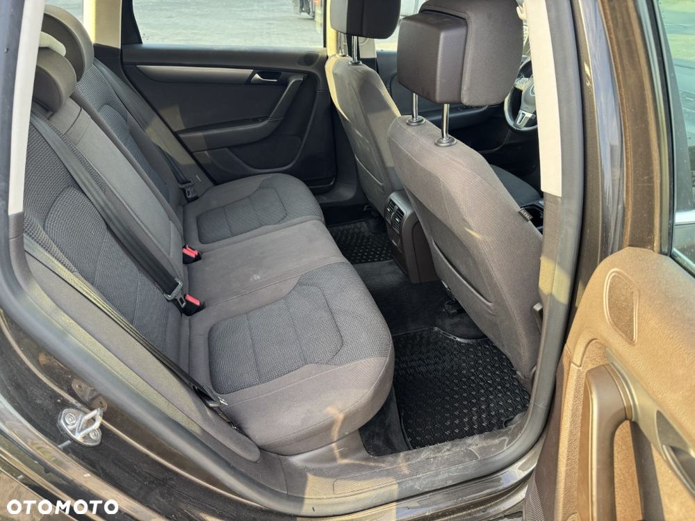 Volkswagen Passat 2.0 TDI Comfortline - 10