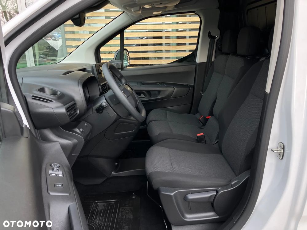 Toyota Proace City 1.5 D-4D Long 2,4t Active - 36
