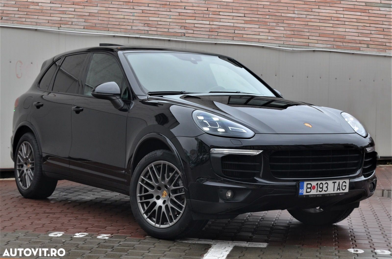 Porsche Cayenne 3.0 L - 1