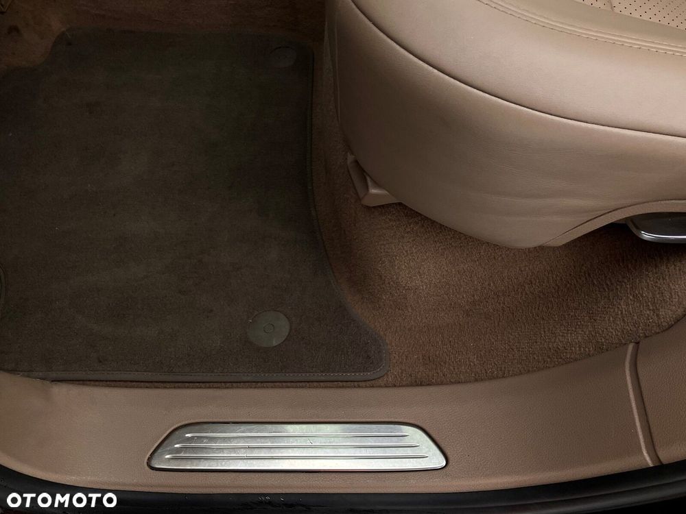 Porsche Cayenne - 27