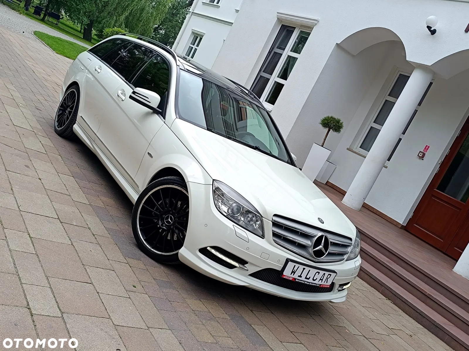 Mercedes-Benz Klasa C 220 (BlueTEC) d BlueEFFICIENCY Edition 7G-TRONIC AMG Line - 2