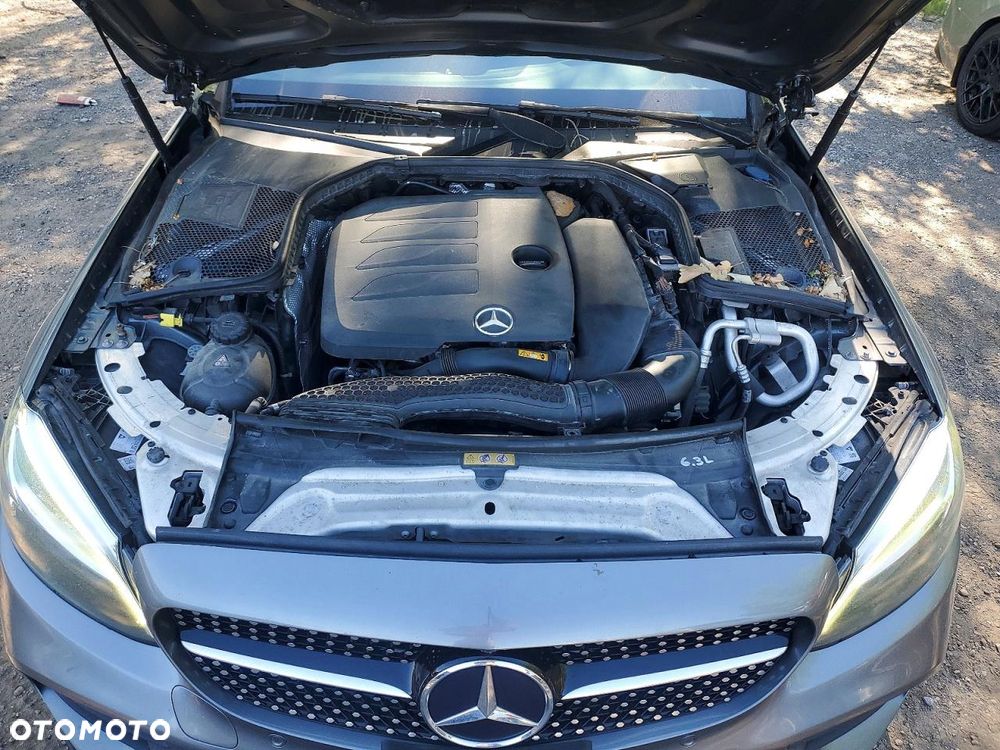 Mercedes-Benz Klasa C 300 4Matic 9G-TRONIC AMG Line - 11