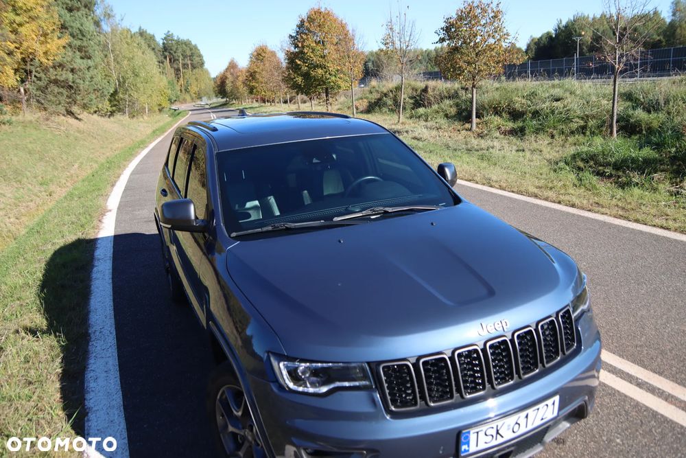 Jeep Grand Cherokee - 26