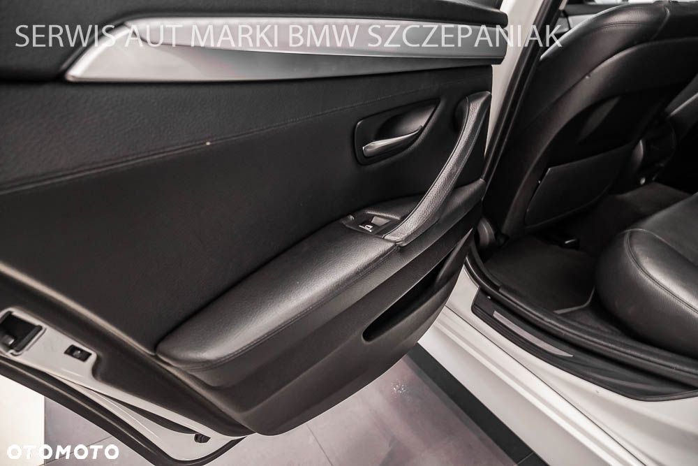 BMW Seria 5 520d xDrive - 25