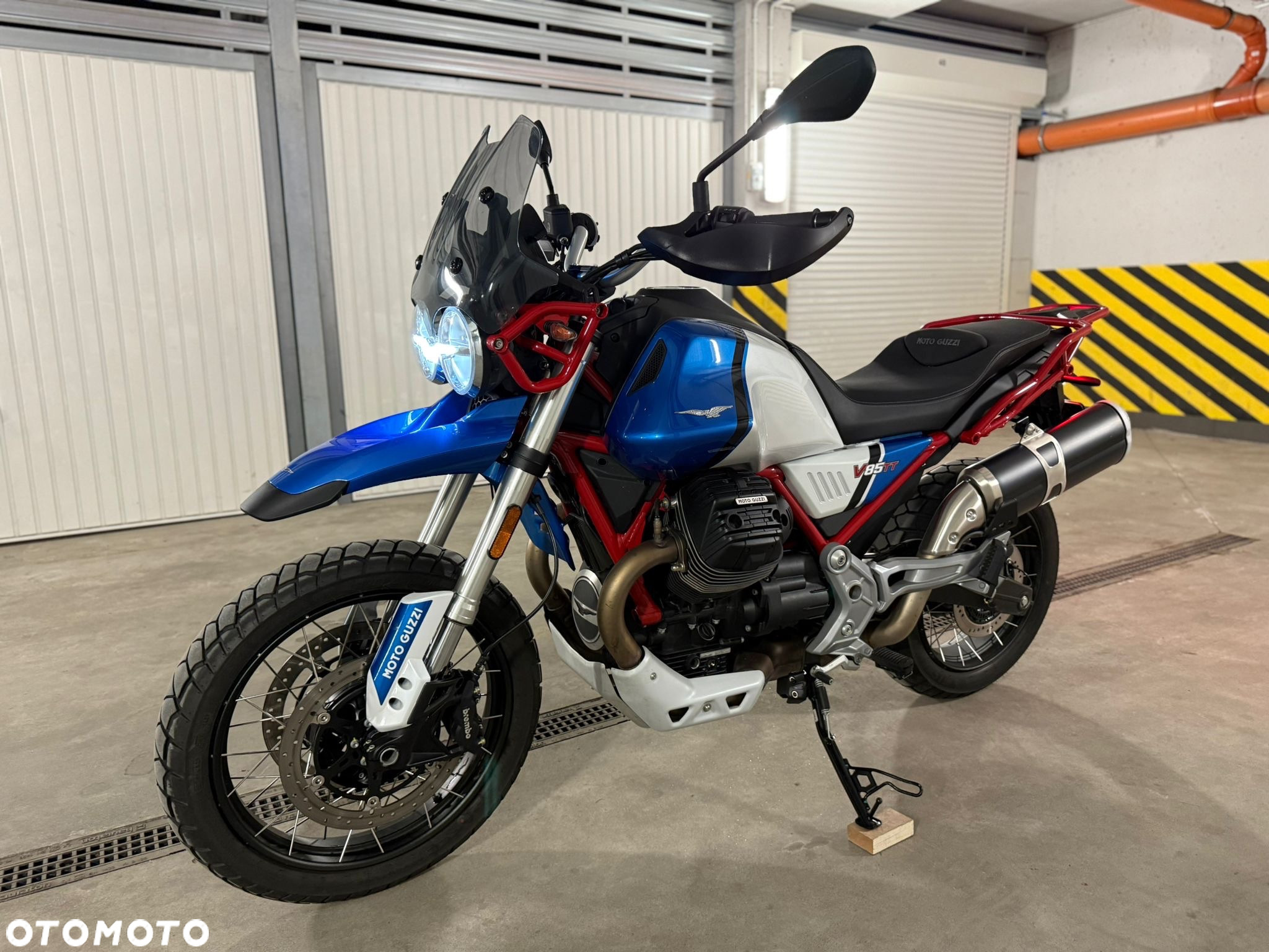 Moto Guzzi V85 - 3