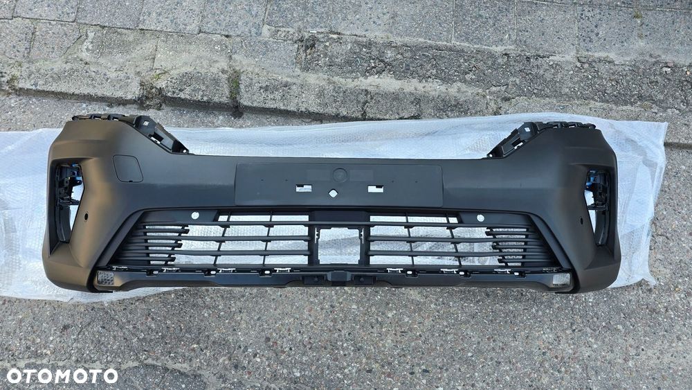 Nissan Townstar 22- Zderzak Przód Nowy Oryginał