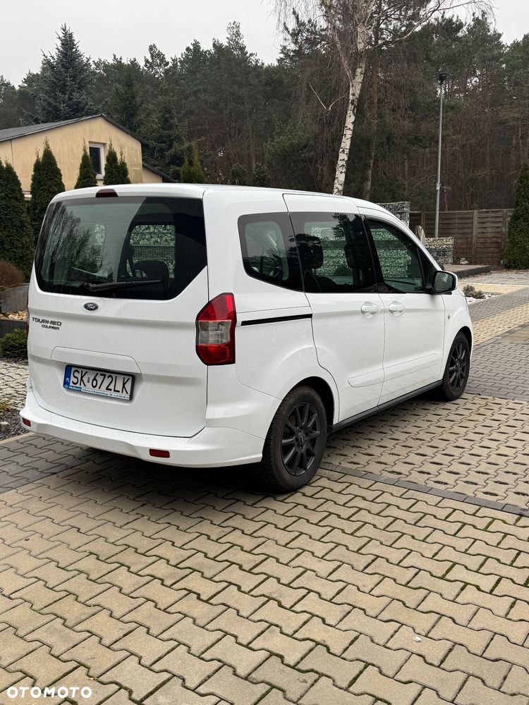 Ford Tourneo Courier 1.5 TDCi Trend - 4