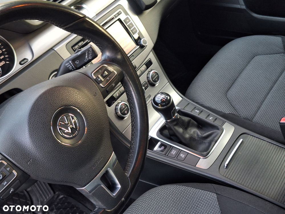 Volkswagen Passat 1.6 TDI BlueMotion - 23