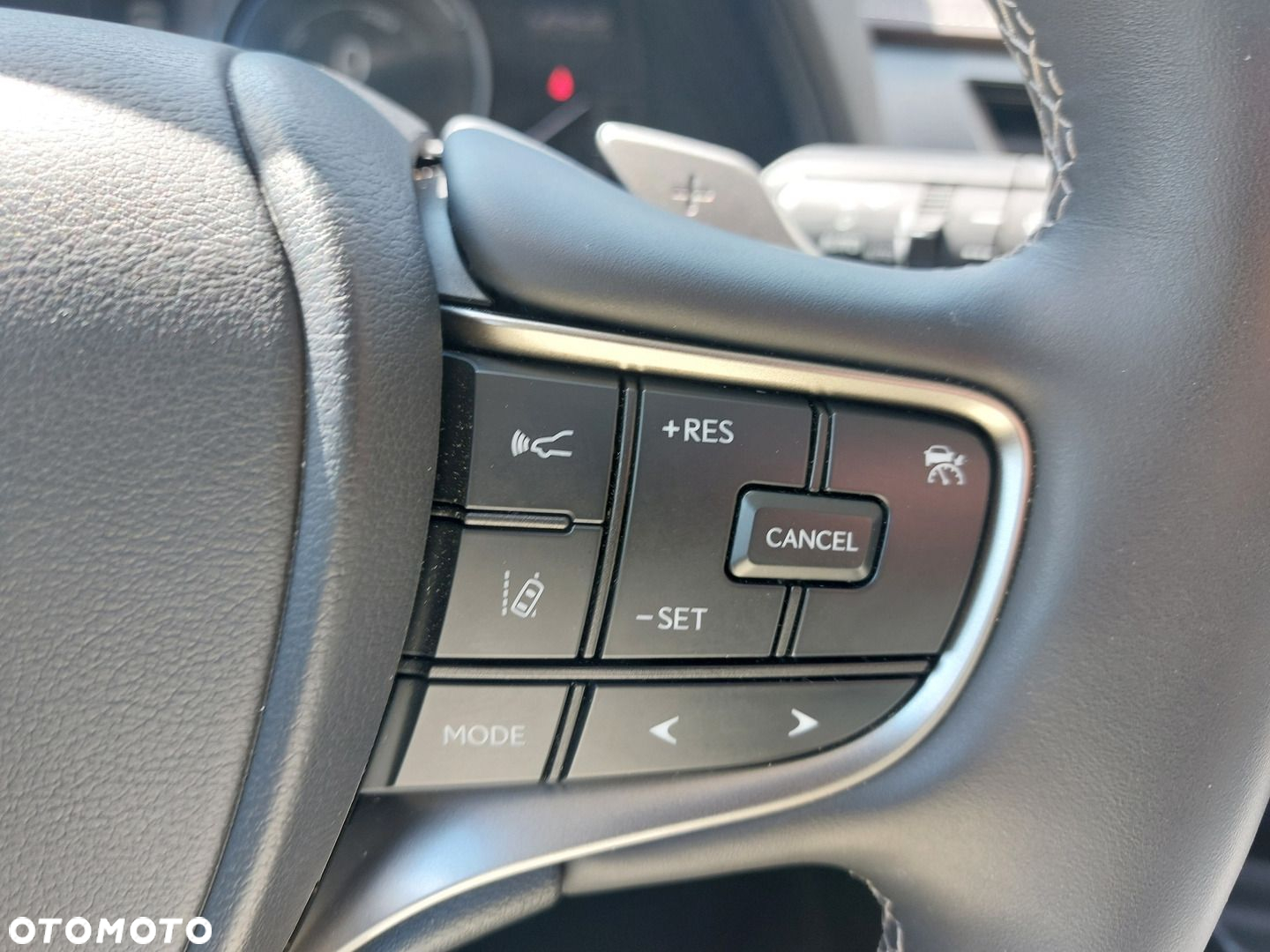 Lexus UX - 33