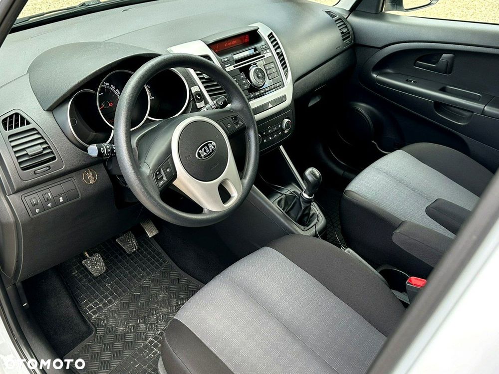 Kia Venga 1.4 CRDi M - 11