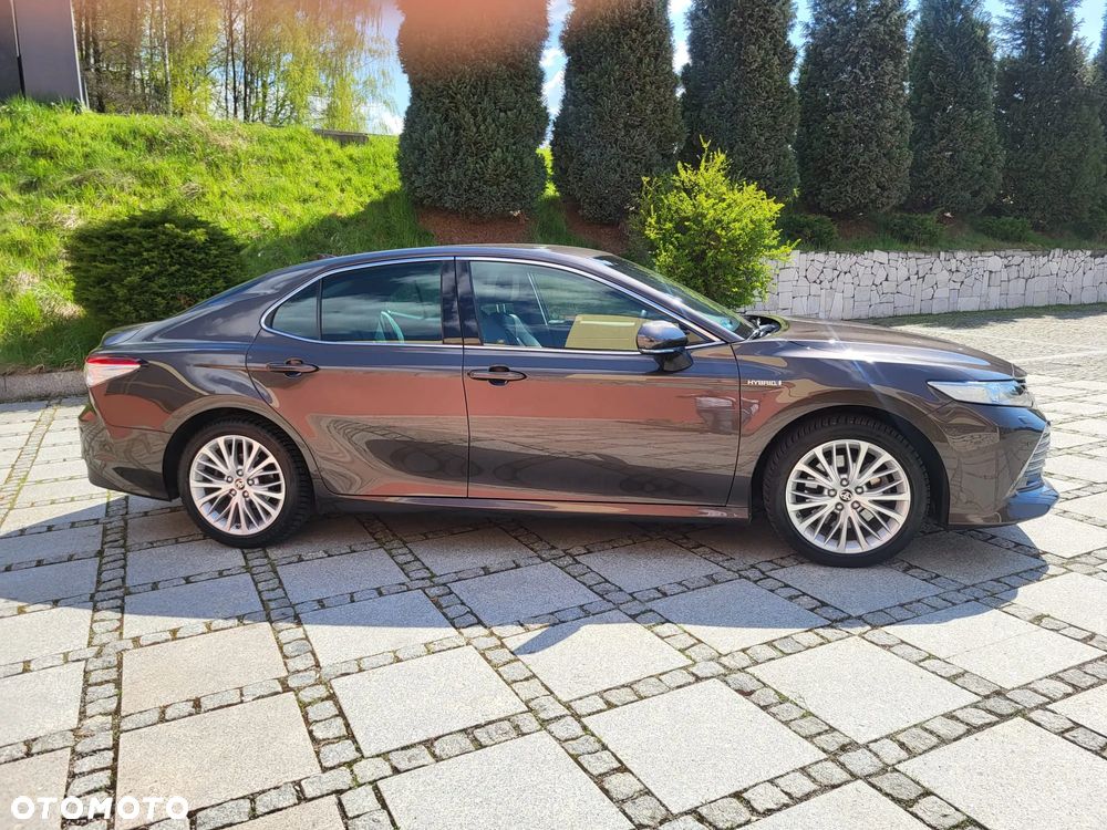 Toyota Camry 2.5 Hybrid Prestige CVT - 2