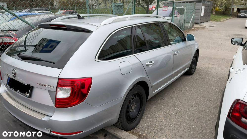 Skoda Superb 2.0 TDI Ambition DSG - 9