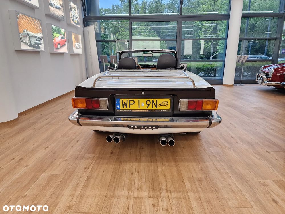 Triumph TR6 - 8