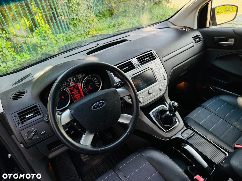 Ford Kuga 2.0 TDCi 4x4 Titanium - 27