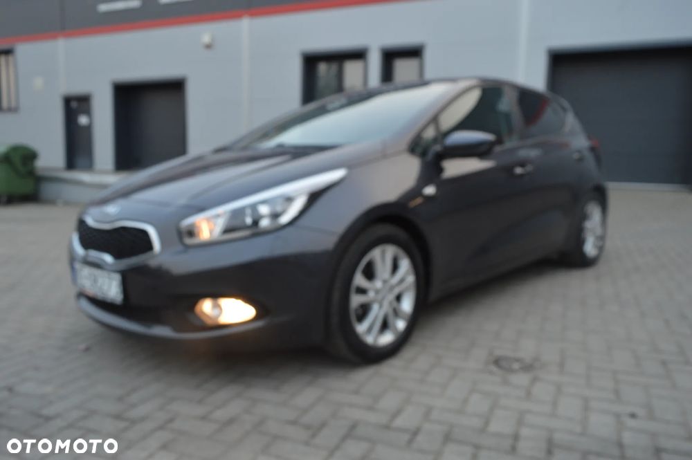 Kia Ceed 1.4 CVVT Fifa World Cup Edition - 5