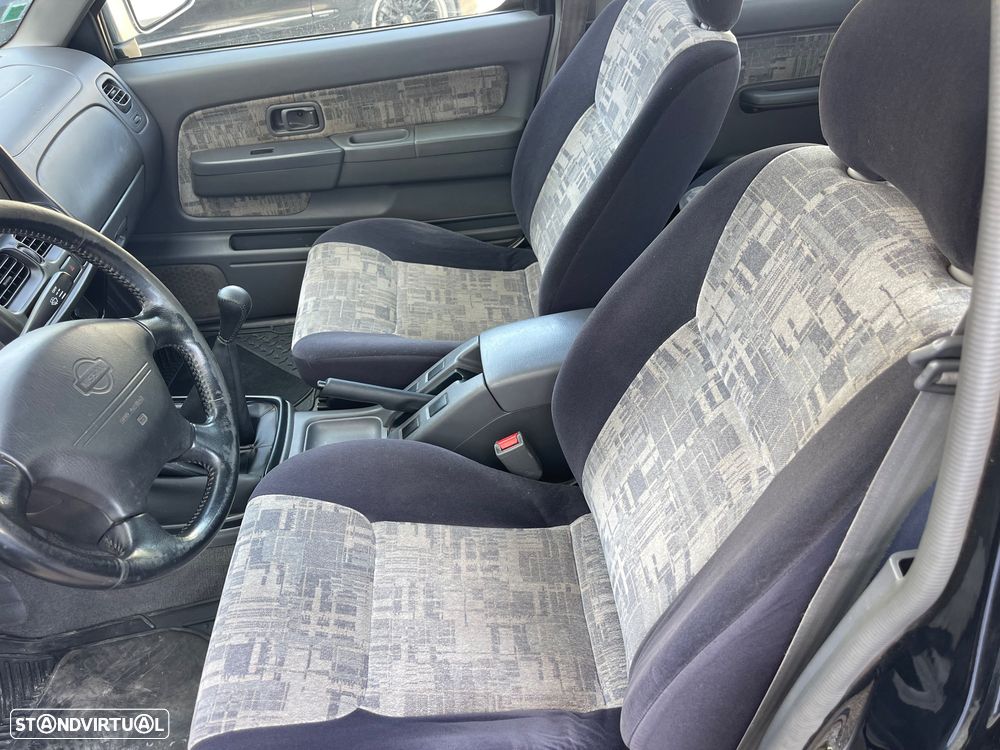 Nissan Pick Up 2.5 TD CD Navara ABS - 8