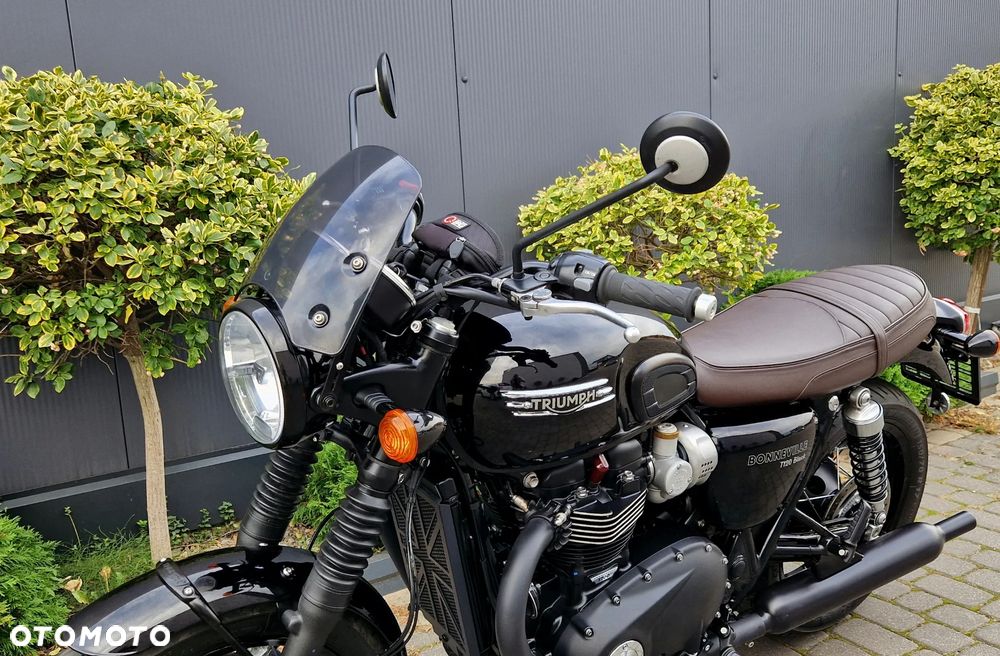 Triumph Bonneville - 24