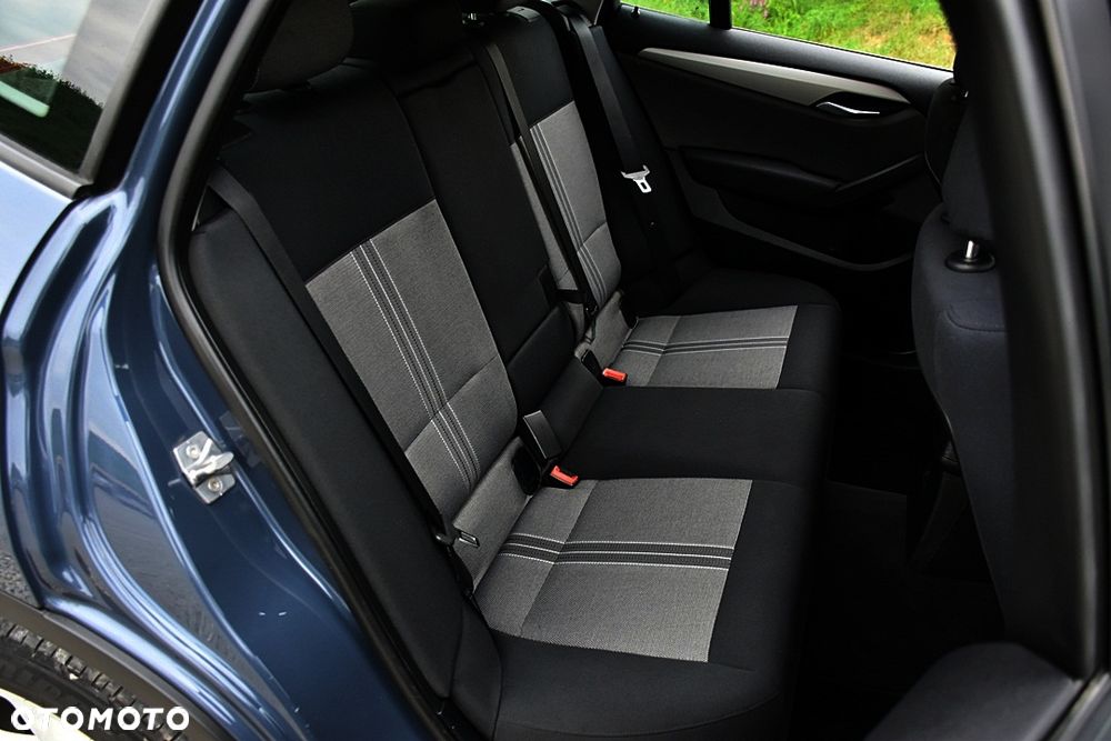 BMW X1 sDrive18d xLine - 8
