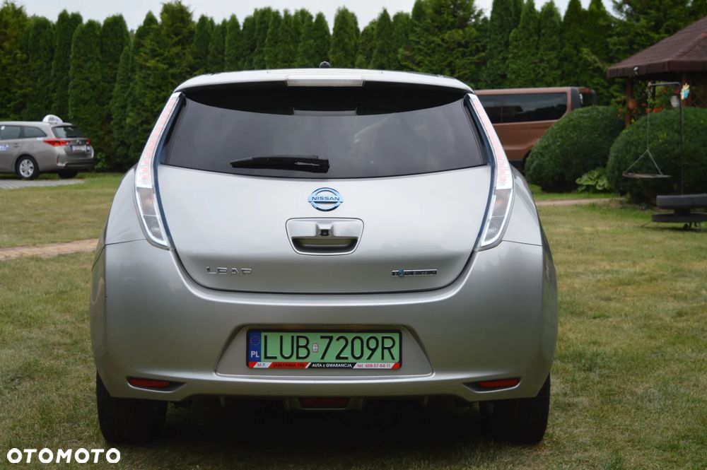 Nissan Leaf 24 kWh (mit Batterie) Visia + - 6