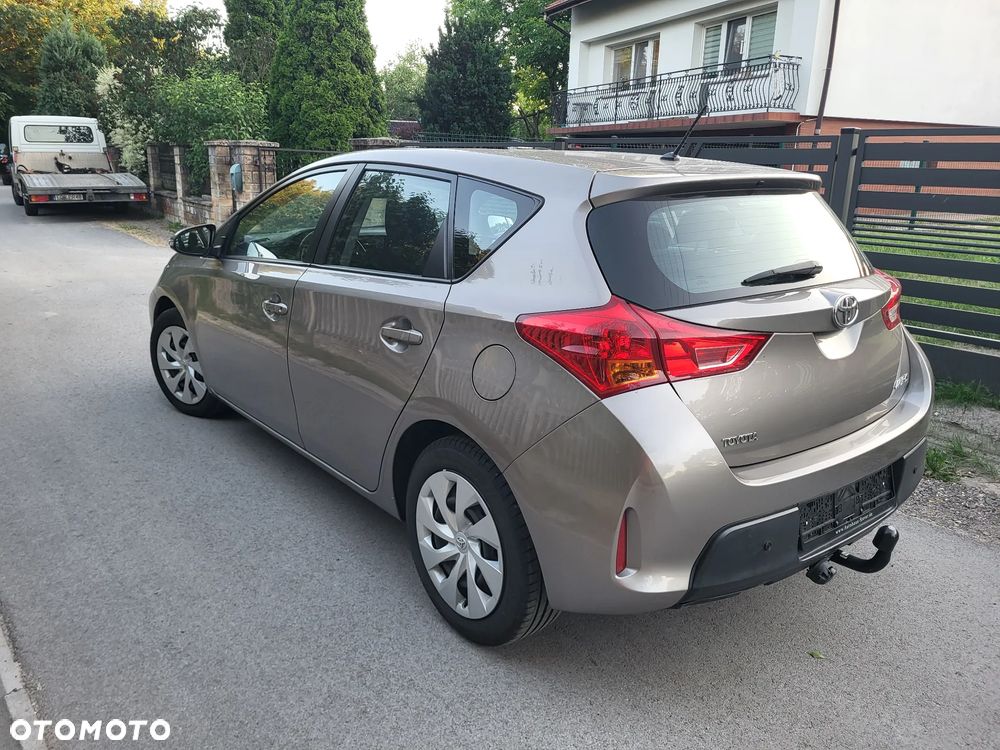 Toyota Auris 1.33 VVT-i Classic - 11