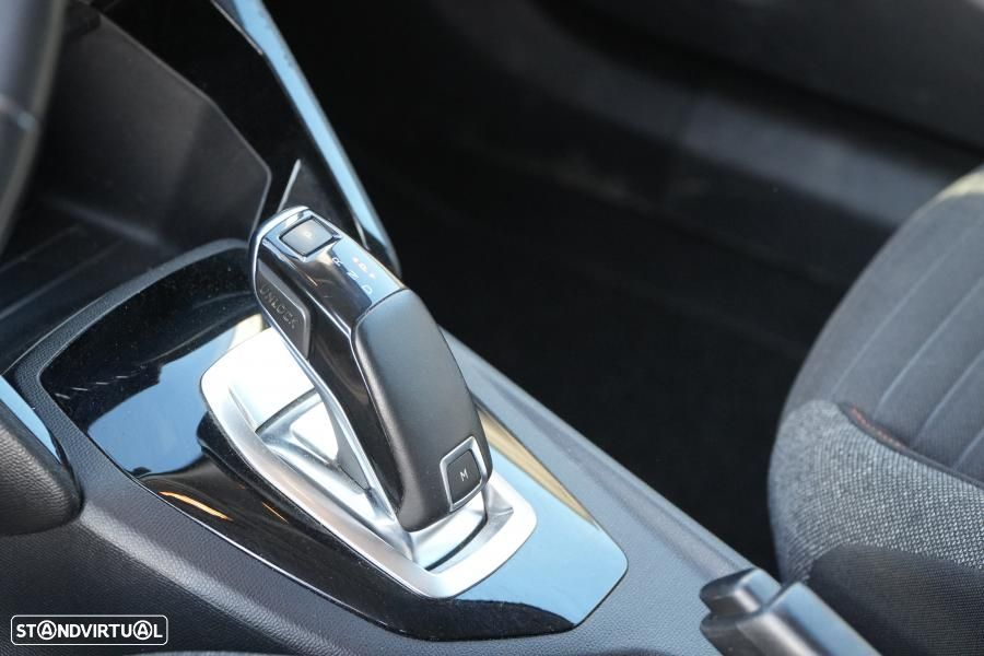 Peugeot 2008 1.2 PureTech Active EAT8 - 11