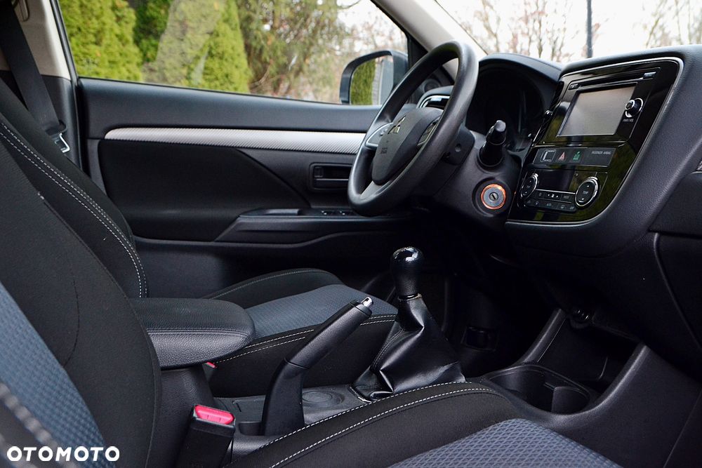 Mitsubishi Outlander 2.0 2WD Edition 100 - 12