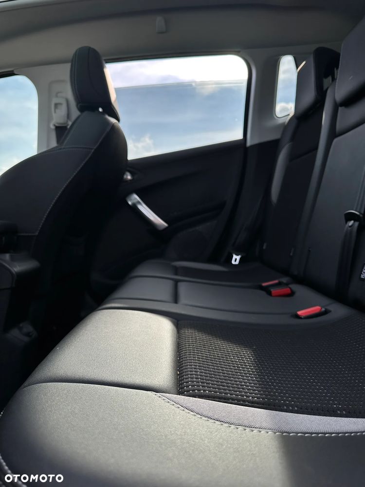 Peugeot 2008 1.2 Pure Tech Allure S&S EAT6 - 14