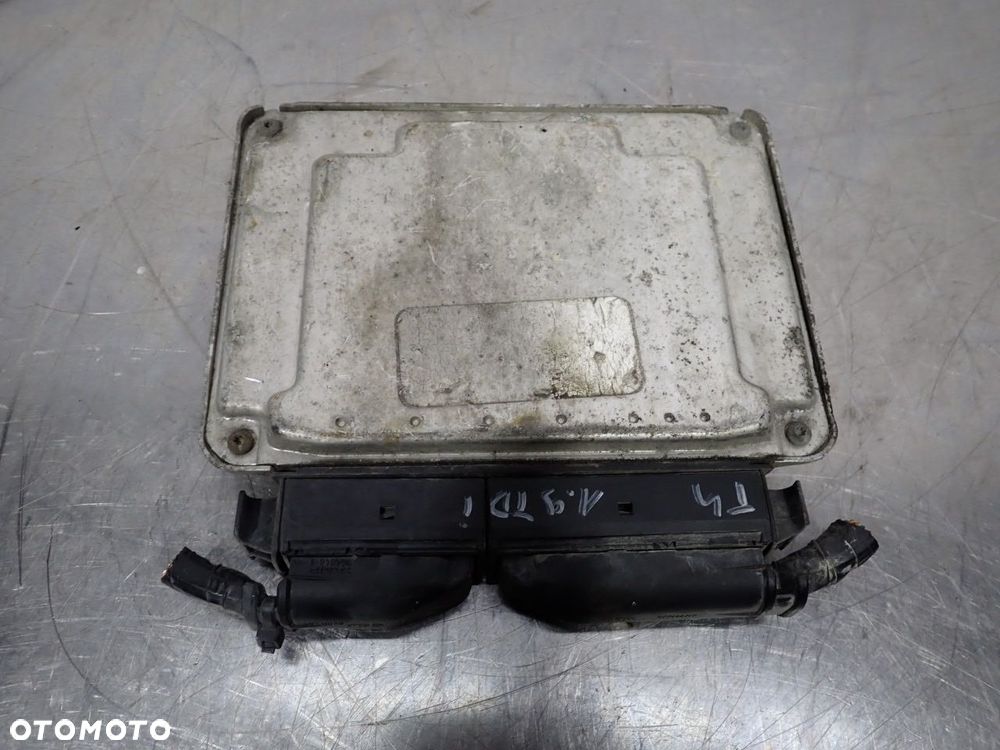 KOMPUTER SILNIKA VOLKSWAGEN T4 074906018AK - 2