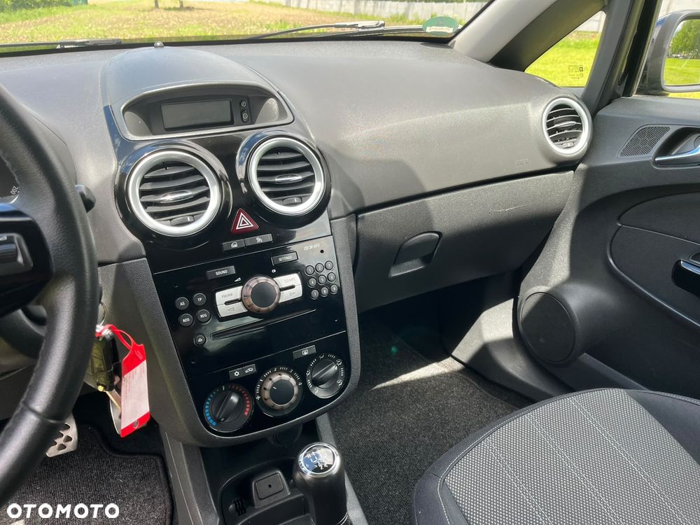 Opel Corsa 1.4 16V Edition - 11