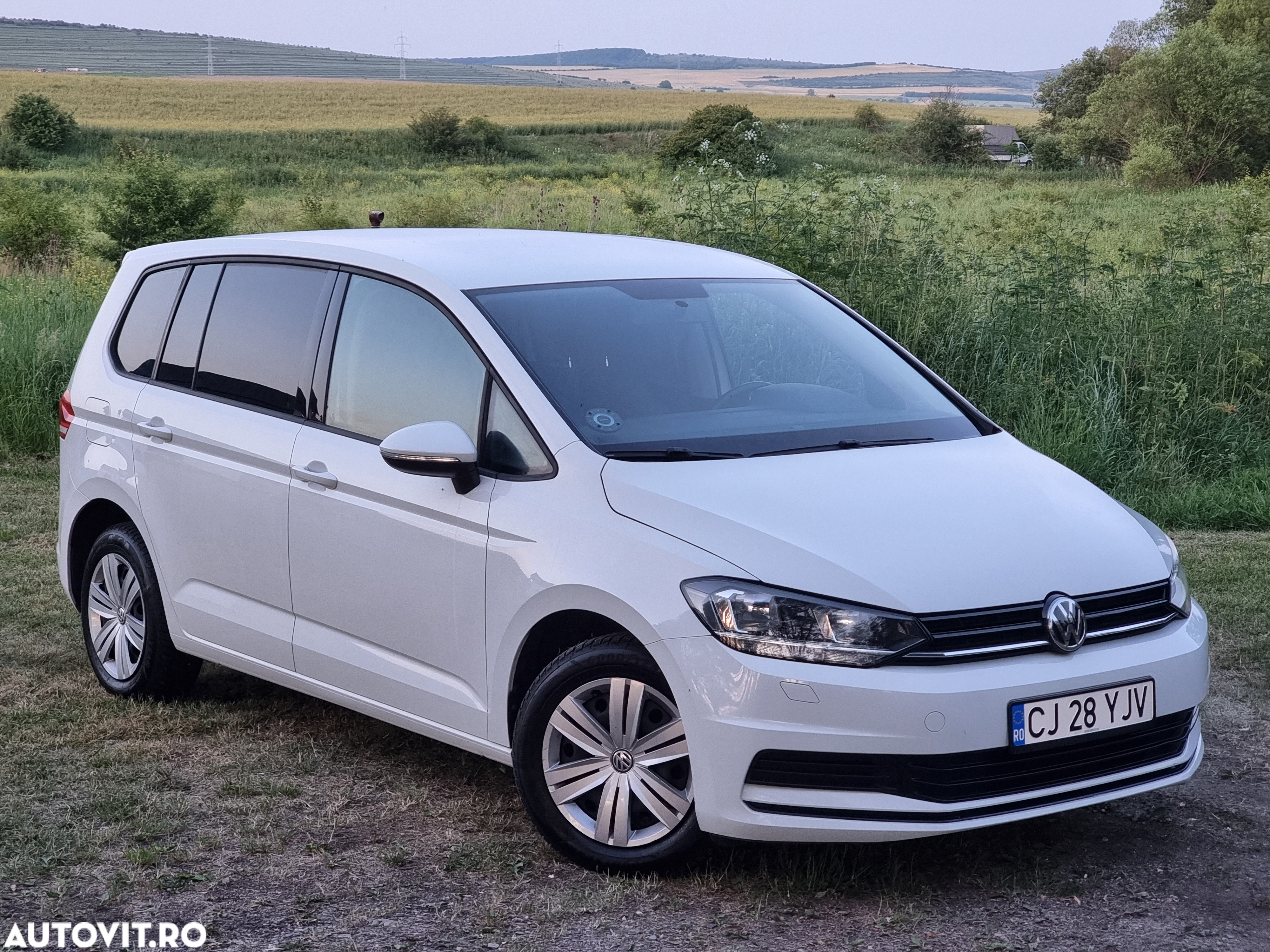 Volkswagen Touran 1.6 TDI Trendline - 2