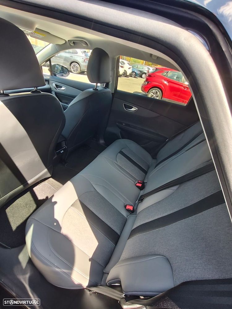 MG MG4 64 kWh Luxury - 9