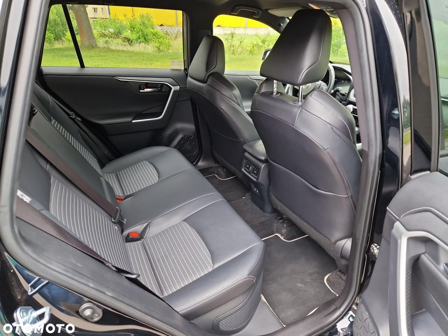 Toyota RAV4 2.5 Hybrid Black Edition by JBL 4x4 - 14