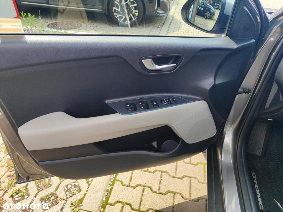 Kia Stonic - 10