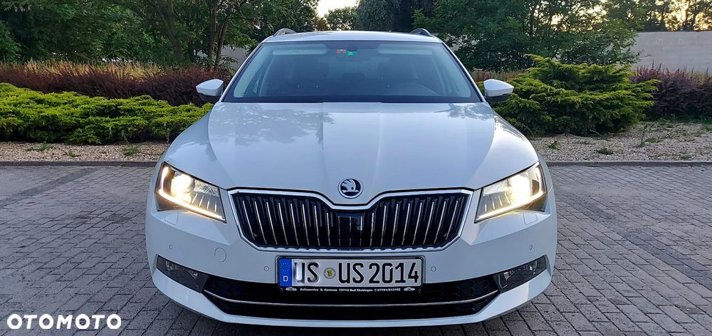 Skoda Superb 2.0 TDI Premium Edition - 5