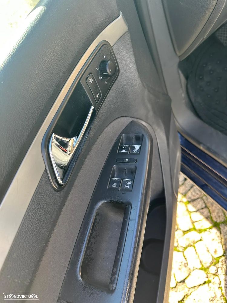 VW Touran 2.0 TDI Highline 7L - 14