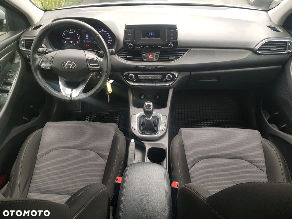 Hyundai i30 1.5 DPI Modern - 9