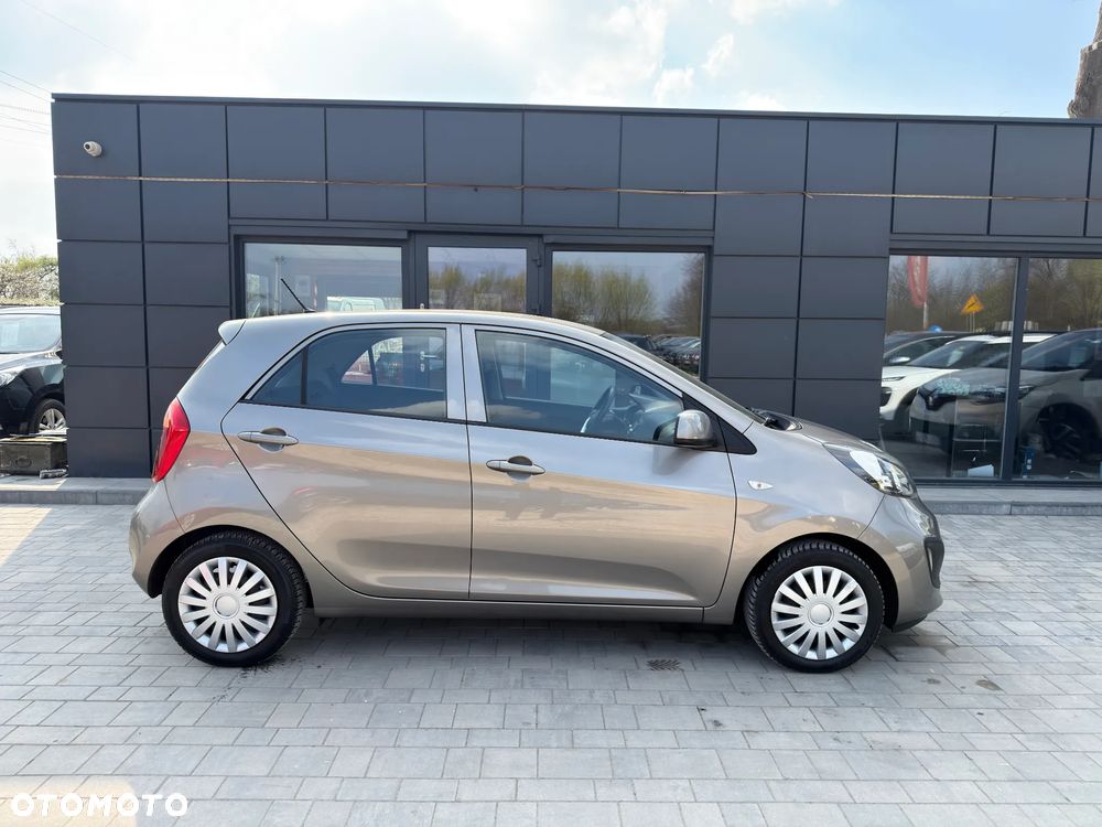 Kia Picanto 1.0 Fifa World Cup Edition - 7