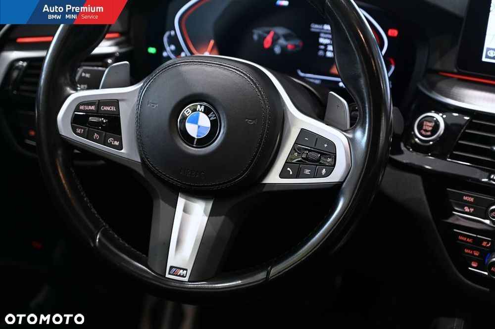 BMW Seria 5 520i mHEV - 18