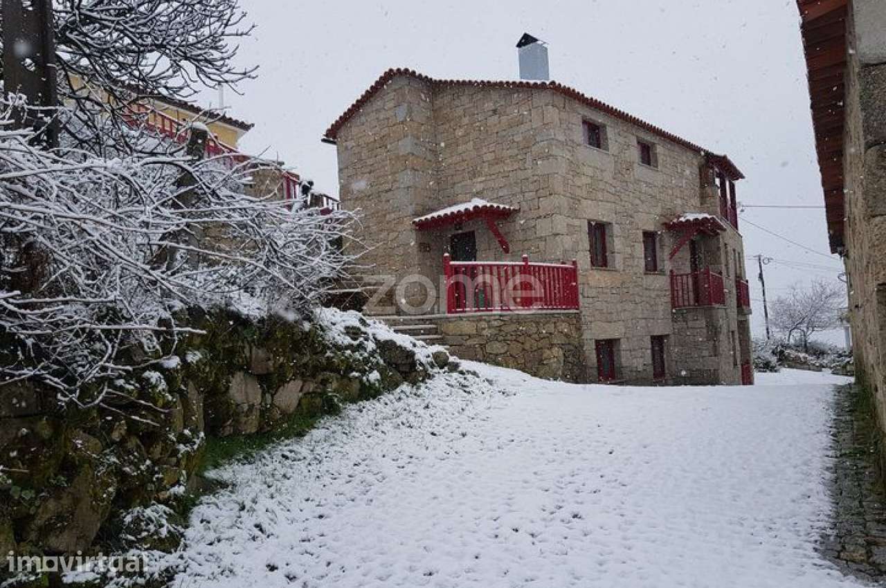 Complexo de Alojamento Turístico na Serra da Estrela - Grande imagem: 3/36