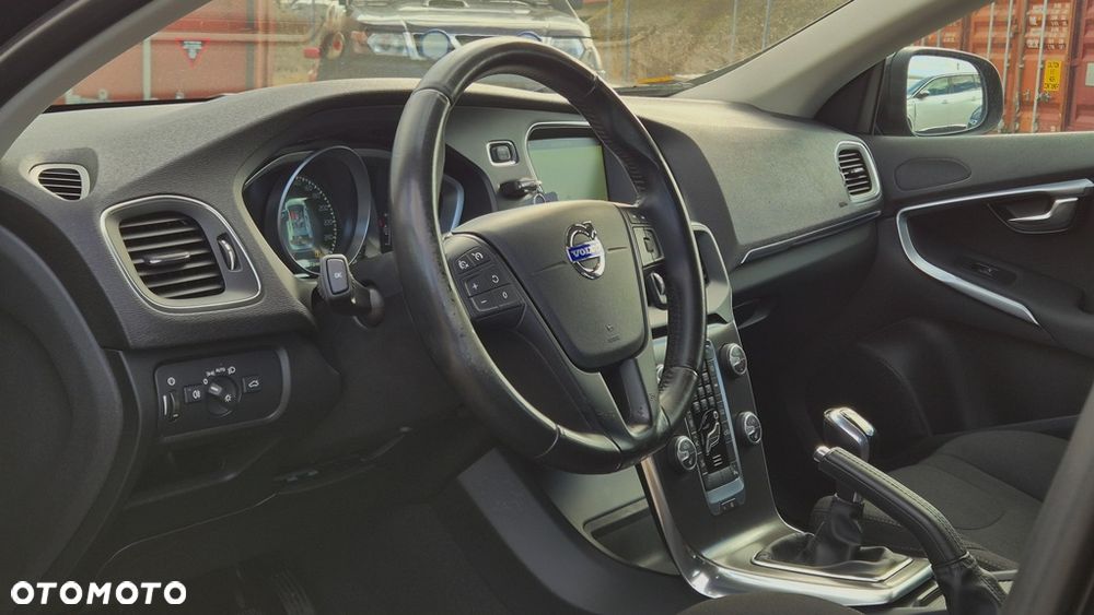 Volvo V40 T3 Momentum - 23
