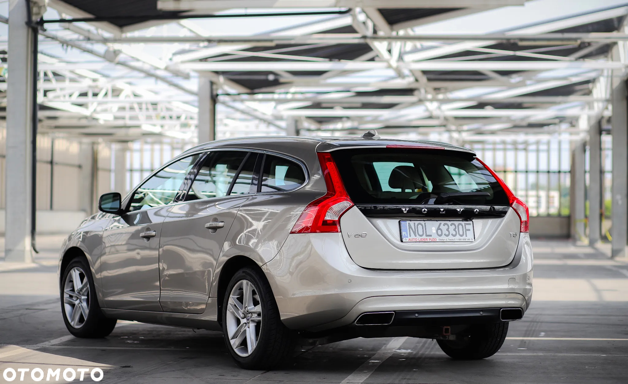 Volvo V60 T5 Drive-E Kinetic - 4