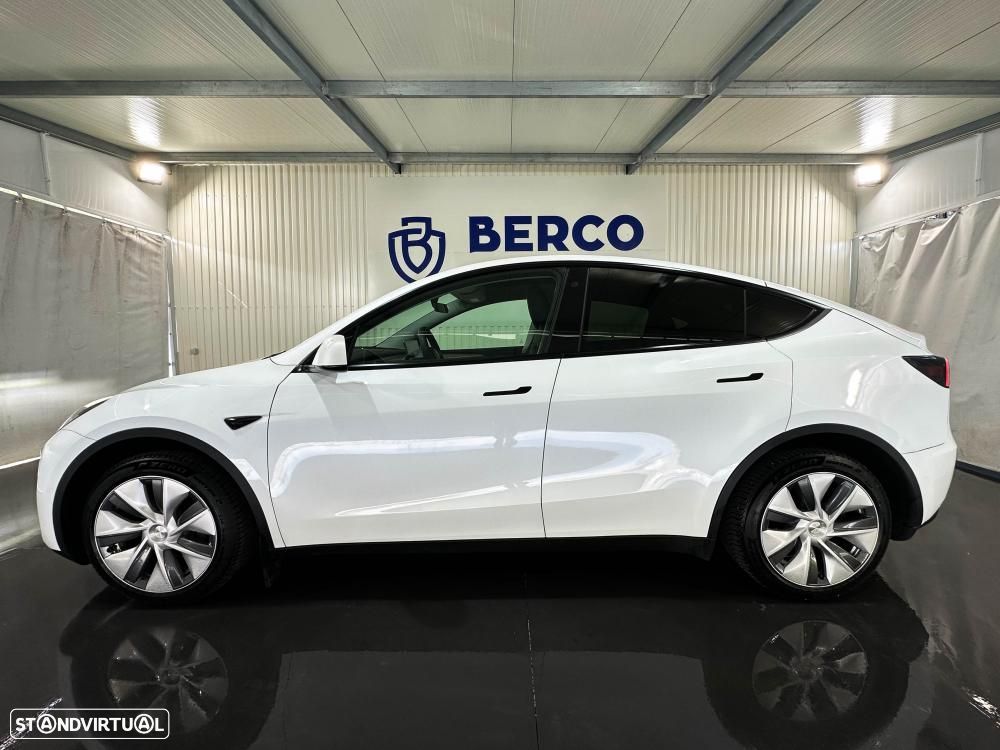 Tesla Model Y Long Range Dual Motor AWD - 13
